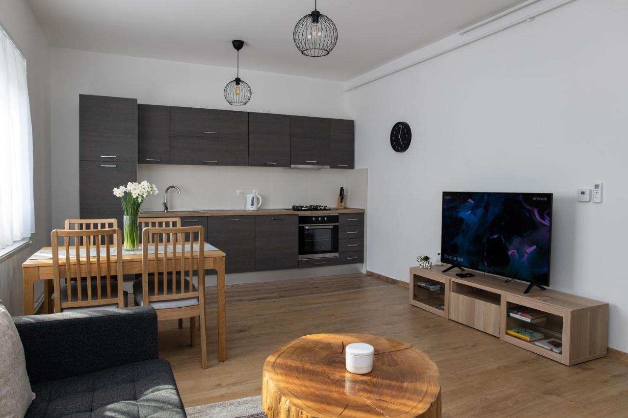 Apartman Ena Бьеловар Экстерьер фото