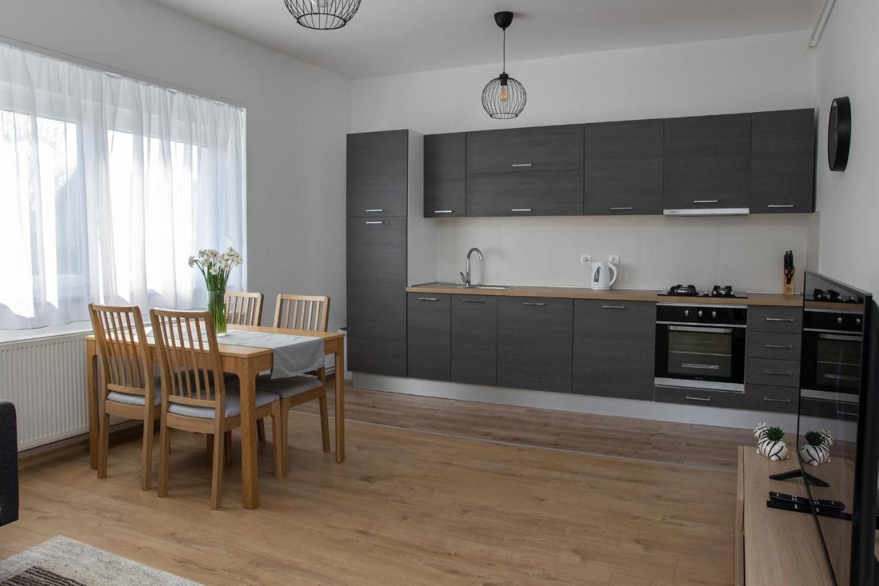 Apartman Ena Бьеловар Экстерьер фото